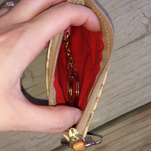 ❌️🚫 SOLD! Dooney & Bourke Vintage Coated Cotton Crossword Bucket Bag & Wallet - Picture 16 of 16